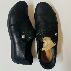 BareTraps Black Leather Slip-Ons